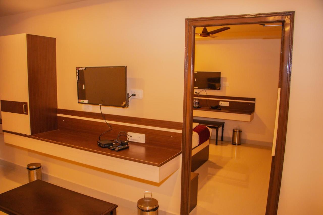Hotel Mountview Comforts Tirupati Exterior foto
