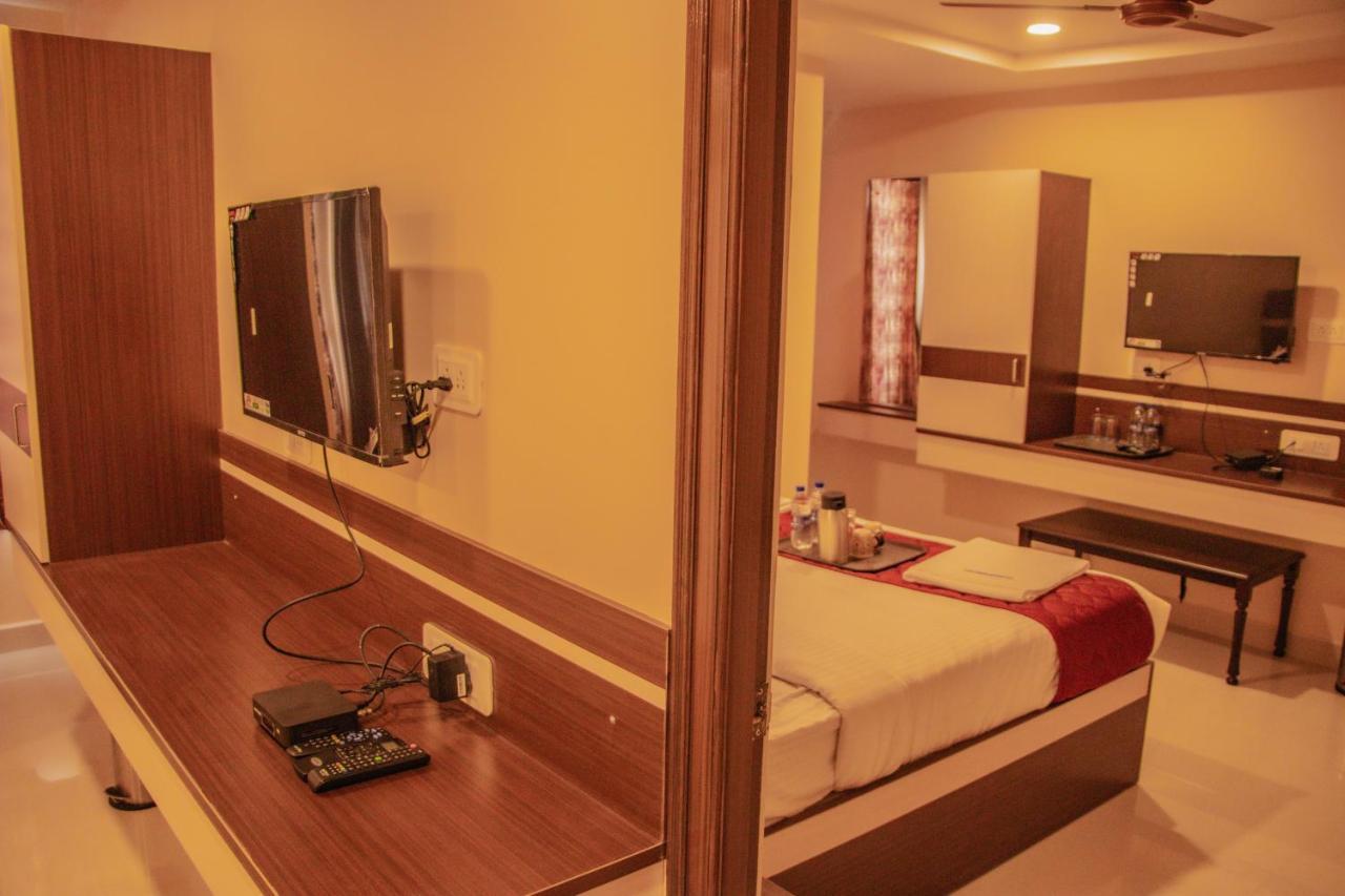 Hotel Mountview Comforts Tirupati Exterior foto